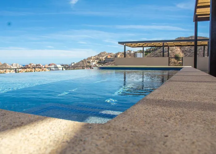 New W/rooftop Pool & View Apartment *